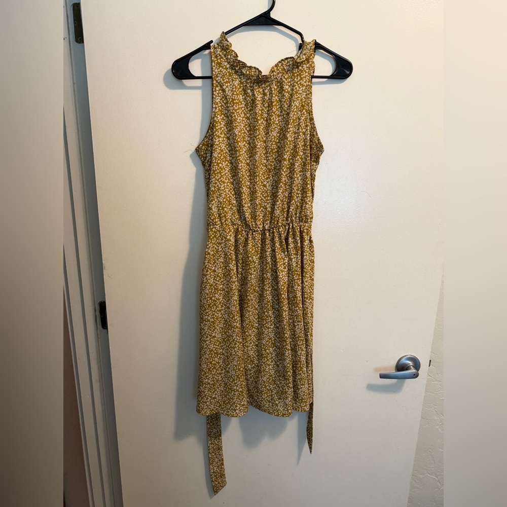 Gold Halter Midi Sundress for Casual Occasions